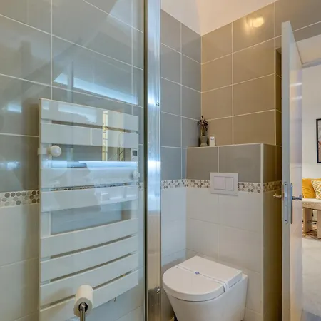 Two Levels In Historical Building - Happy Appartement *