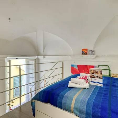 Two Levels In Historical Building - Happy דירה *