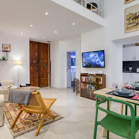 Apartman Two Levels In Historical Building - Happy *