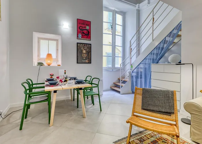 Two Levels In Historical Building - Happy Apartament Mentona